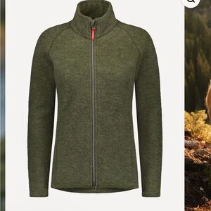 100% wool Olive Utility Jacket for Women
Free of micro plastics eco wool